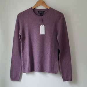 tahari 100% cashmere crew neck sweater